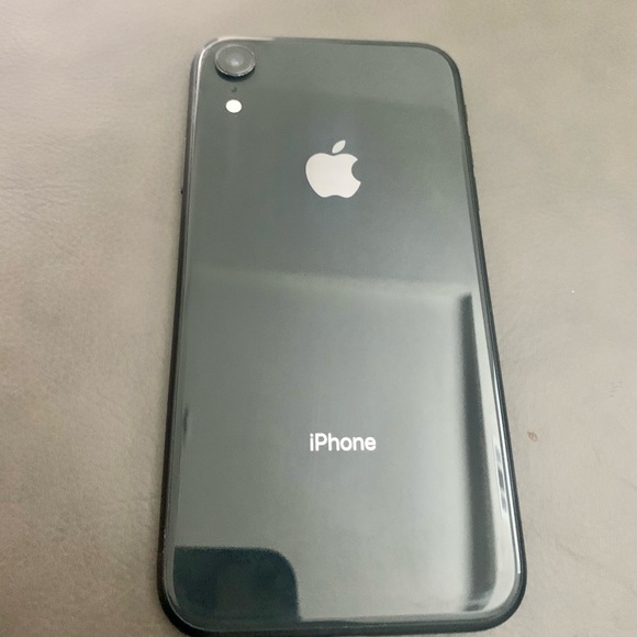 iPhone XR unlocked 64gb